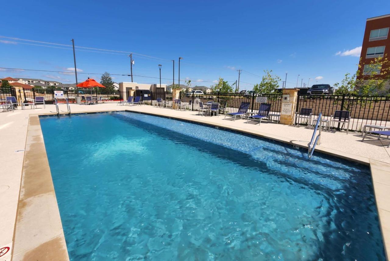 Hawthorn Extended Stay By Wyndham Флюгервил Екстериор снимка