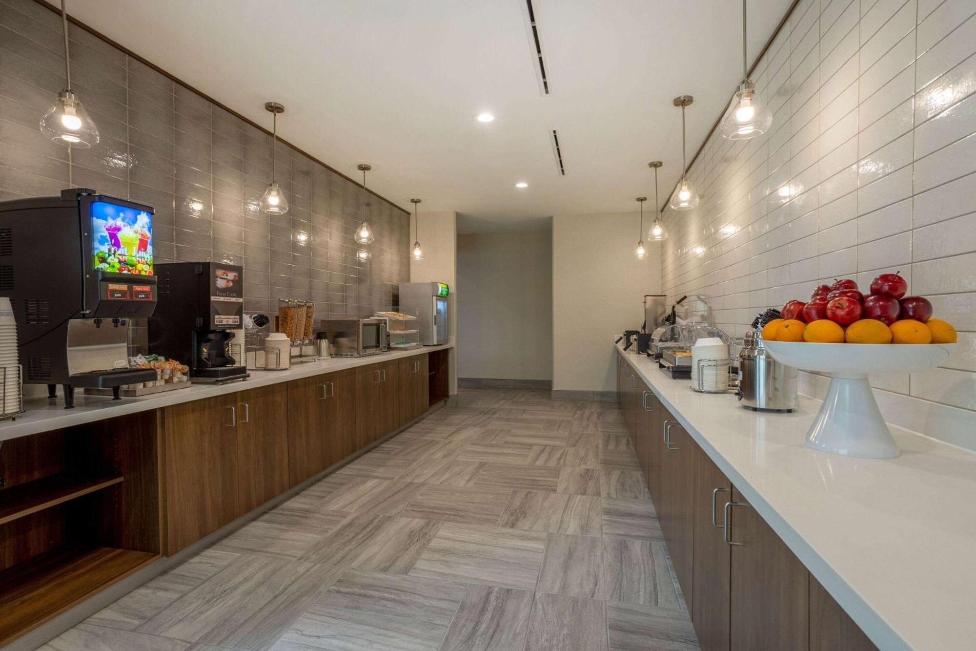 Hawthorn Extended Stay By Wyndham Флюгервил Екстериор снимка