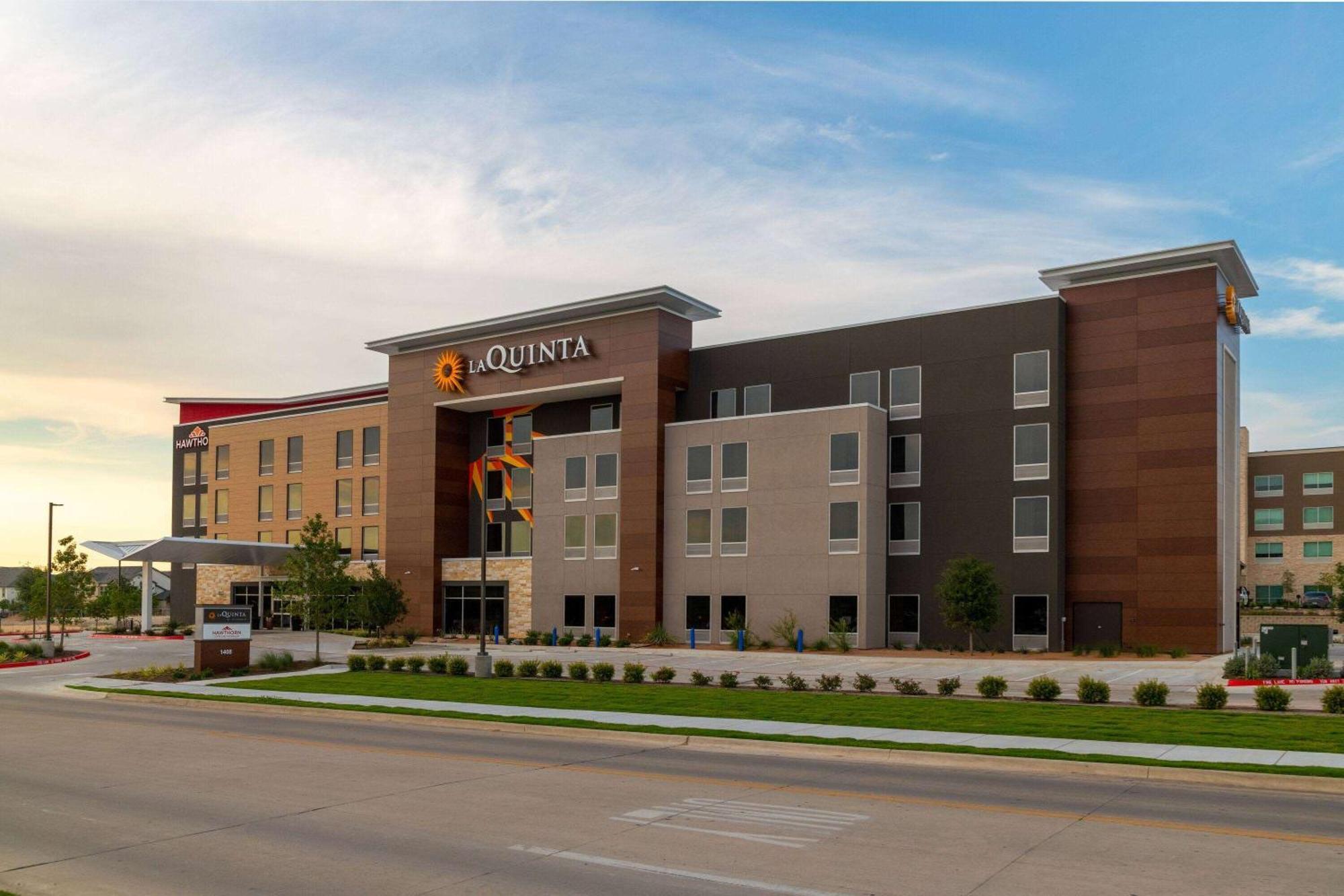 Hawthorn Extended Stay By Wyndham Флюгервил Екстериор снимка