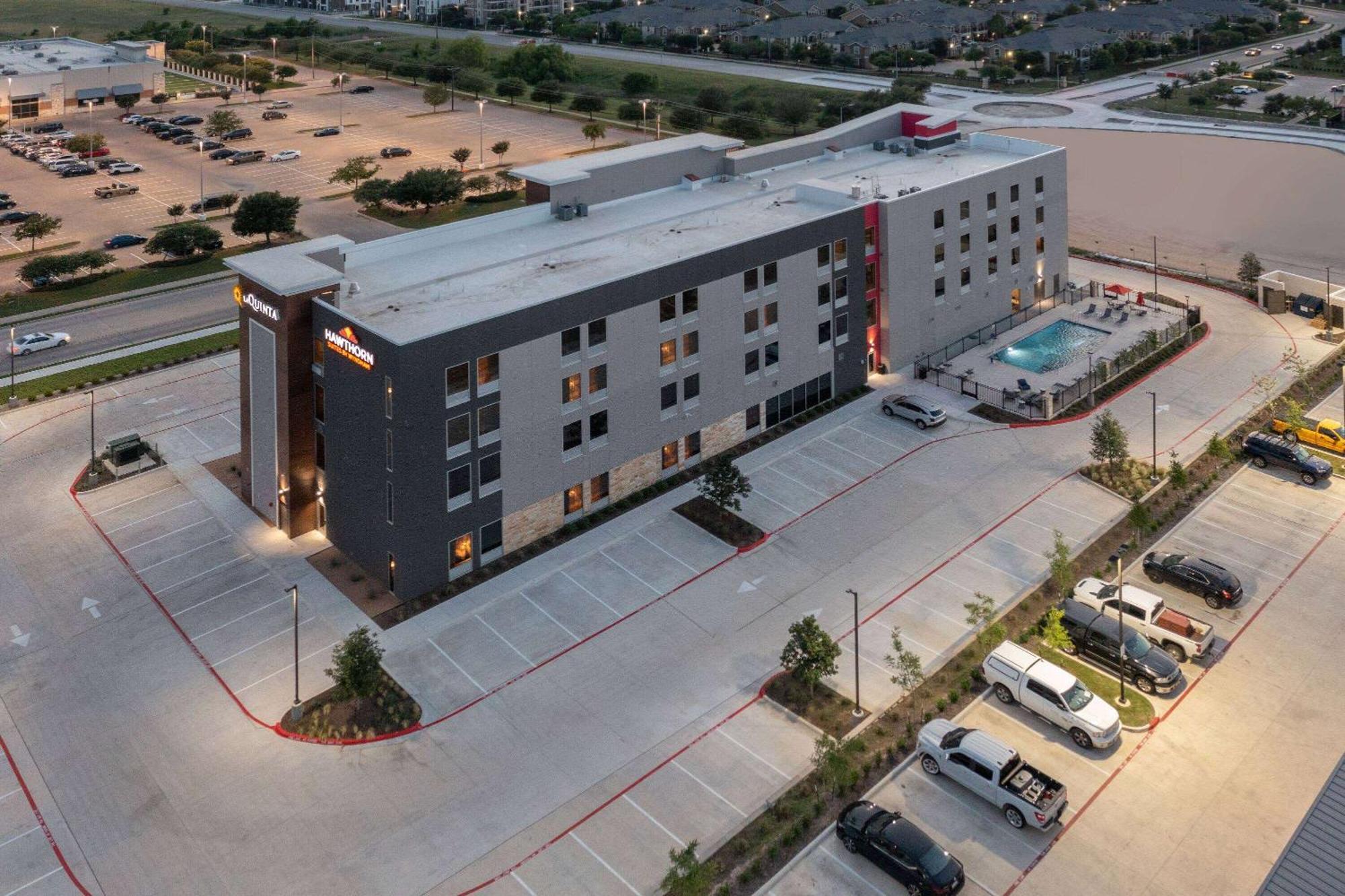Hawthorn Extended Stay By Wyndham Флюгервил Екстериор снимка